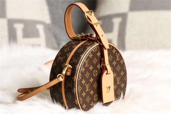 lv包怎么带不会被税 男,lv包过海关怎么收税