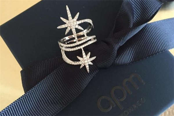 apm首饰氧化变色,apm首饰掉色严重吗