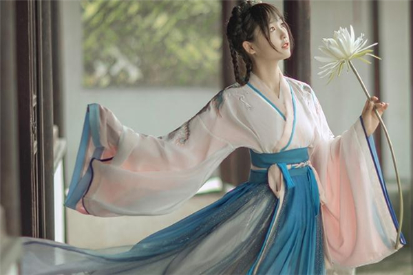 汉服襦裙腰带怎么系,汉服的裙子怎么系带子 汉服襦裙腰带怎么系,汉服的裙子怎么系带子
