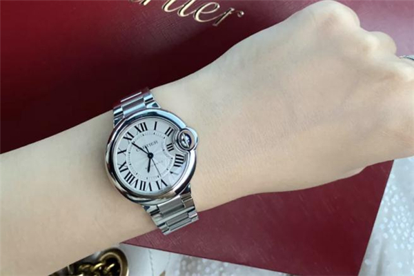 卡地亚蓝气球表带安装教程,卡地亚蓝气球表带怎么安装