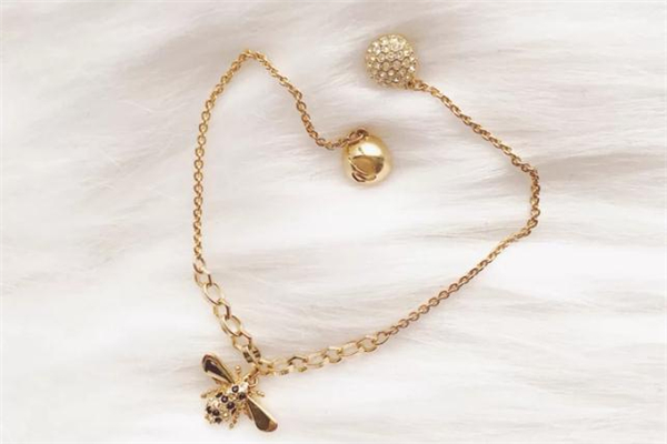 施华洛世奇小蜜蜂手链多少钱,施华洛世奇小蜜蜂项链 施华洛世奇小蜜蜂手链多少钱,施华洛世奇小蜜蜂项链