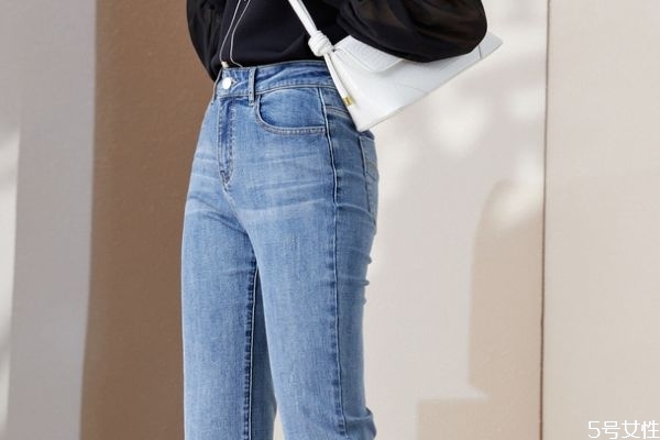 怎么让牛仔裤变大,牛仔裤有什么办法变大