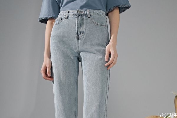 牛仔裤毛边怎么锁边视频,牛仔毛边需要锁边吗