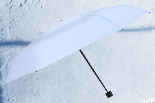 太阳伞下雨天能不能用,遮阳伞下雨天用有影响吗