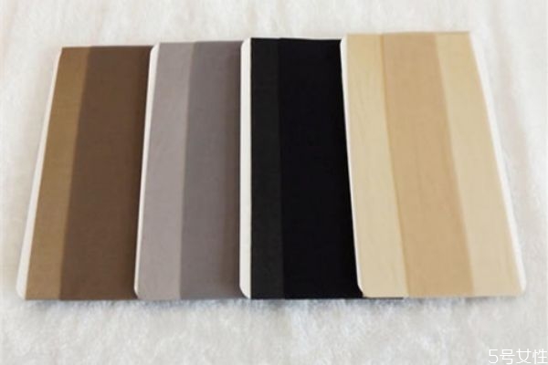 为什么女生冬天穿黑袜子,夏天穿长袖长裤会晒黑吗