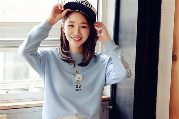 草莓型身材选择领口很重要,适合的领子是,草莓型身材适合什么袖子 草莓型身材选择领口很重要,适合的领子是,草莓型身材适合什么袖子