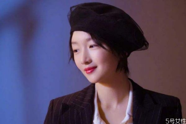 贝雷帽和鸭舌帽哪个更好看,贝雷帽和鸭舌帽的区别