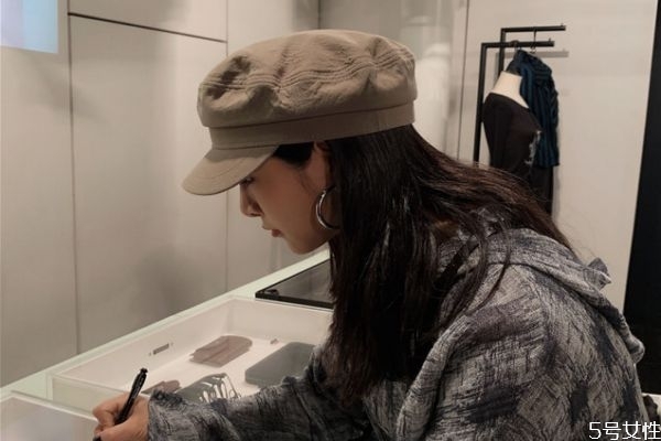 平顶帽适合什么脸型,平顶头适合什么发型 平顶帽适合什么脸型,平顶头适合什么发型