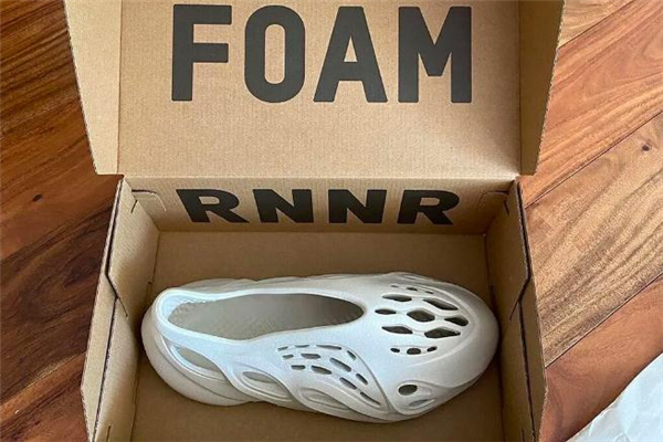 yeezy洞洞鞋什么时候发售,椰子洞洞鞋 yeezy洞洞鞋什么时候发售,椰子洞洞鞋