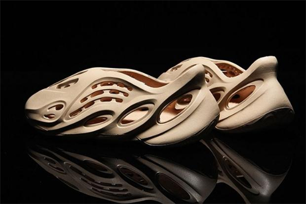 yeezy洞洞鞋什么时候发售,椰子洞洞鞋正品多少钱