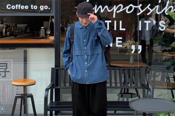 牛仔衣配什么帽子,牛仔衣服配什么帽子