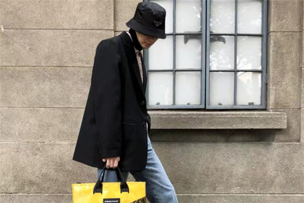西装搭配渔夫帽,渔夫帽配什么风格衣服