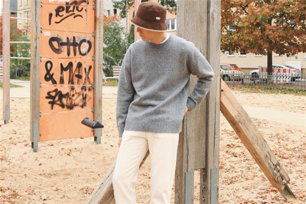 毛衣配什么打底,打底毛衣什么颜色好搭