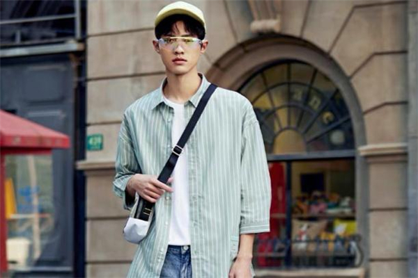 竖条纹衬衫适合什么人穿,竖条纹衬衣的优点