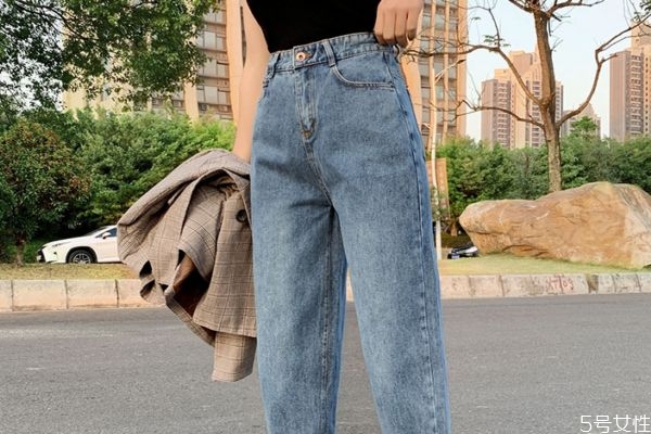 牛仔裤太瘦怎么弄肥点视频,牛仔裤有点瘦了怎样可以变肥点