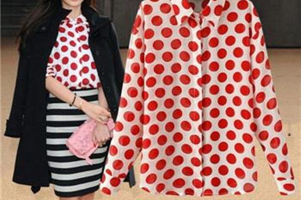 波点衬衫搭配什么外套,波点裙怎么搭配上衣