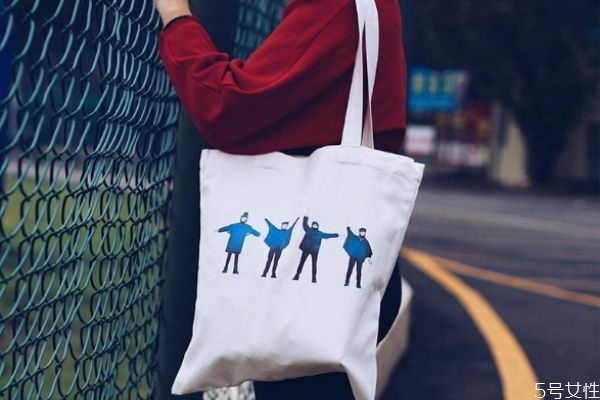 港风衣服是什么样子的,长得港风是什么意思