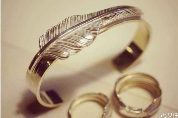 纯银饰品氧化了怎么办,银饰氧化可用什么处理