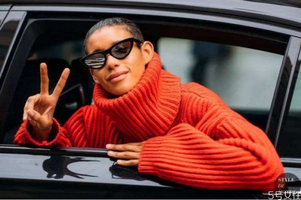 毛衣可以直接用洗衣机洗吗,毛衣服可以用洗衣机洗吗