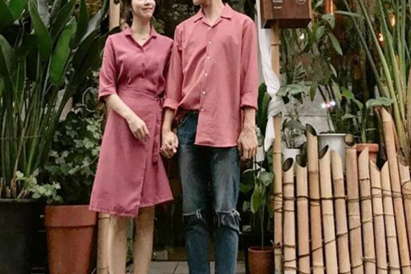 情侣衣服颜色搭配,纯色t恤怎么搭配 情侣衣服颜色搭配,纯色t恤怎么搭配