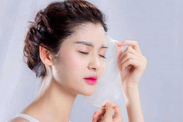 早上敷面膜有什么好处,早上敷面膜好吗?