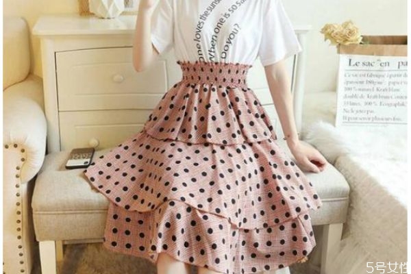 蛋糕裙配什么鞋子,蛋糕裙配什么鞋子最好看?