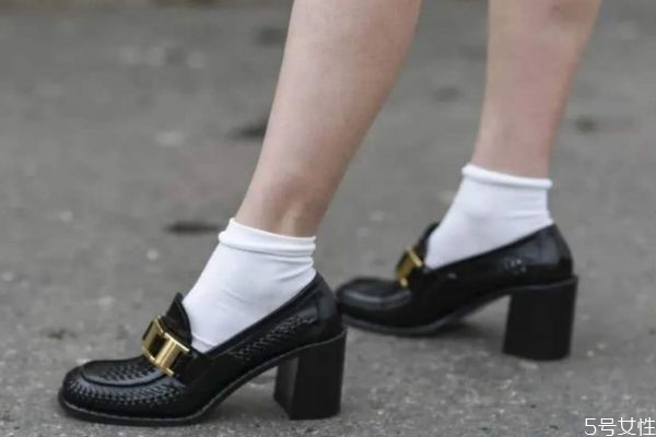 乐福鞋应该怎么搭配,乐福鞋如何搭配