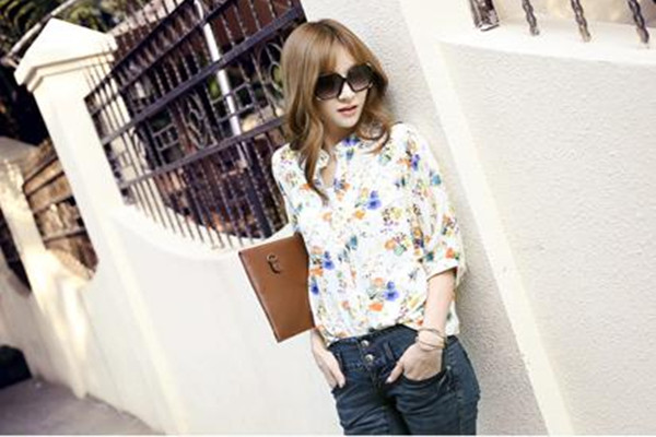 碎花衬衫怎么搭配,碎花衬衫搭配什么外套 碎花衬衫怎么搭配,碎花衬衫搭配什么外套