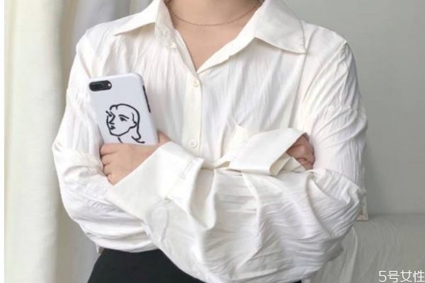 衬衫折痕怎么快速处理,新衬衫上的折痕怎么消除 衬衫折痕怎么快速处理,新衬衫上的折痕怎么消除