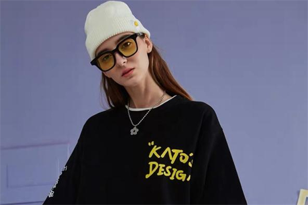 黑色毛线帽子配什么衣服,白色毛线帽子搭配