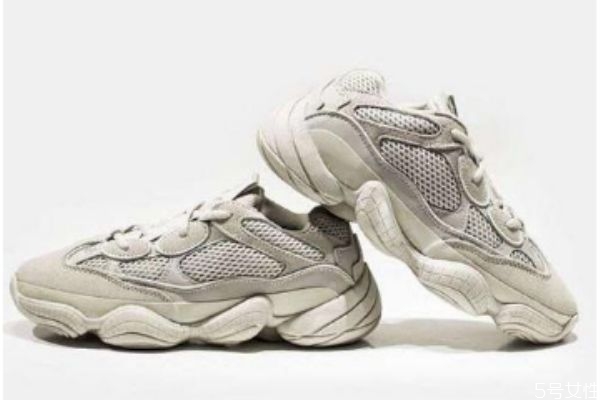 老爹鞋如何搭配裤子,老爹裤可以搭配老爹鞋吗