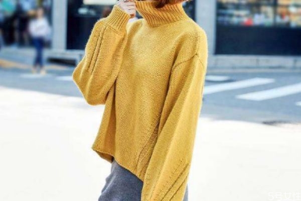 黄色裤子和上衣搭配图,黄色的上衣配什么颜色的裤子 黄色裤子和上衣搭配图,黄色的上衣配什么颜色的裤子