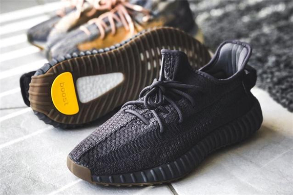 yeezy350黑生胶价格,yeezy350黑生胶怎么样
