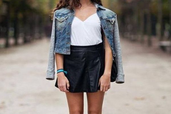 黑色半身裙如何搭配,黑色半身裙配什么衣服