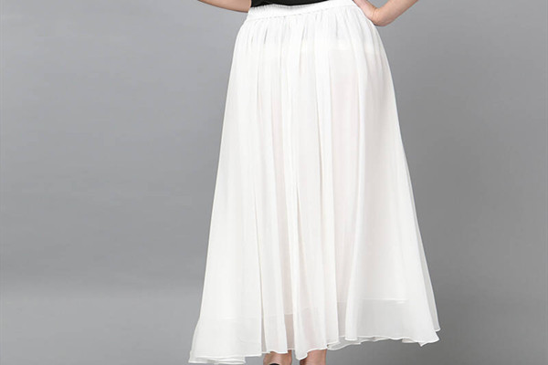 白色蕾丝裙配什么上衣,白色蕾丝长裙搭配什么上衣好看