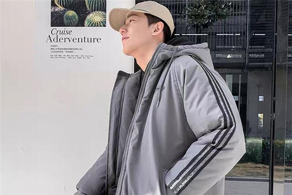 灰色衣服配什么帽子好看,灰色大衣配什么颜色的帽子好看