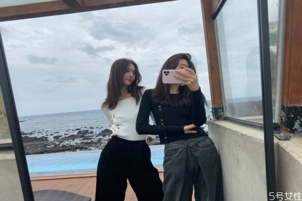 毛衣有静电贴在身上怎么办,穿毛衣有静电贴着身子怎么办