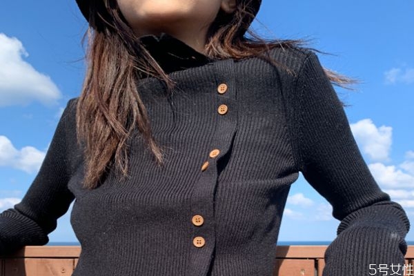 毛衣变形怎么恢复,浣熊绒毛衣变形怎么办