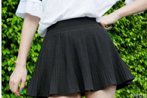 超短裙搭配什么上衣,短裙如何搭配上衣