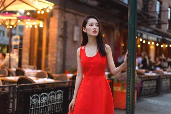 参加婚礼可以穿酒红色裙子吗,参加婚礼能穿红色衣服吗