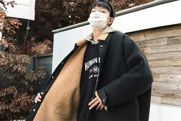 男生穿羊羔毛外套好看吗,男生穿什么颜色的羊毛衫好看 男生穿羊羔毛外套好看吗,男生穿什么颜色的羊毛衫好看