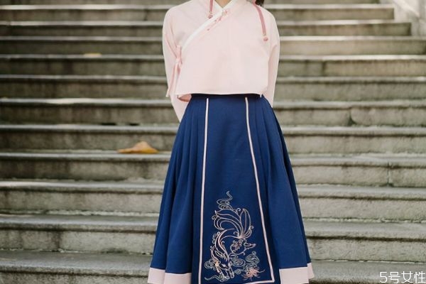 马面裙配什么,马面裙怎么搭配日常衣服