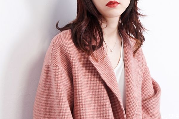 毛呢大衣什么版型好看,毛呢大衣选什么面料 毛呢大衣什么版型好看,毛呢大衣选什么面料