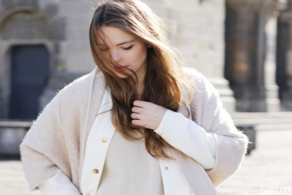 羊毛大衣什么手感,纯羊毛大衣手感