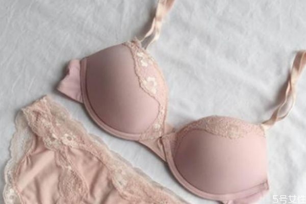 内衣发黄的原因,内衣发黄怎么回事