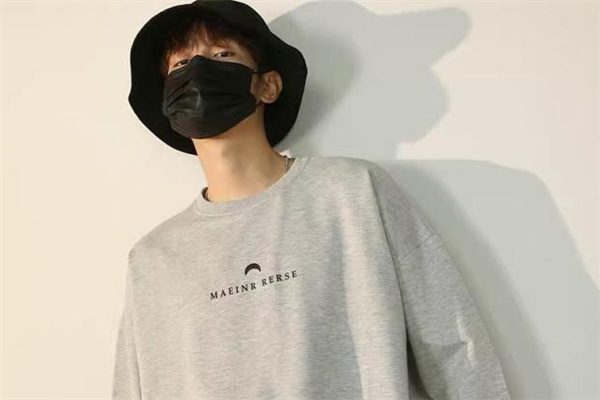 港风卫衣搭配什么裤子,港风毛衣搭配 港风卫衣搭配什么裤子,港风毛衣搭配