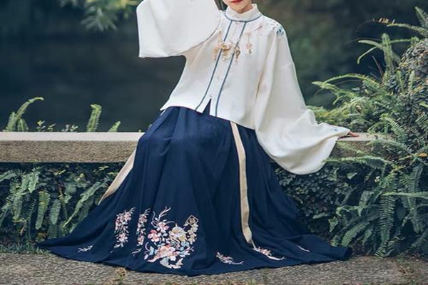 马面裙为什么那么贵,妆花马面裙为什么这么贵