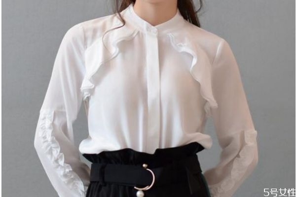 淘米水能洗白衣服吗,淘米水能洗白衣服吗原理