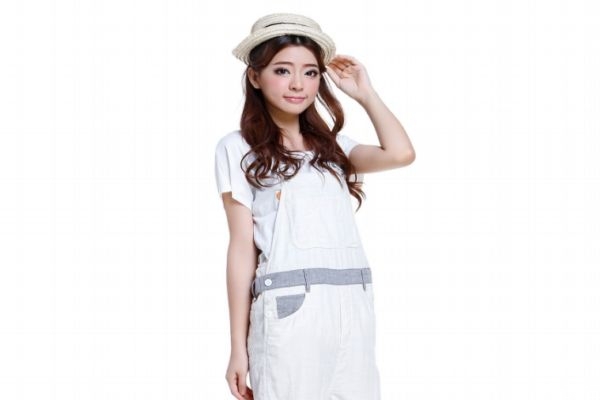 皮肤偏黄适合米白色吗,皮肤黄适合穿米白色