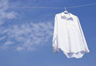 白衣服弄上茶渍怎么办,白衣服上茶渍去除小窍门